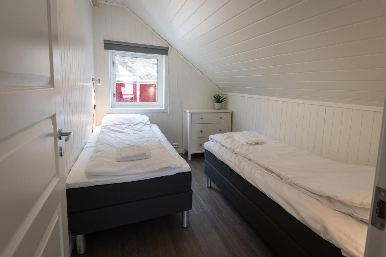 Lofoten Rorbu Lodge Offersoya Bagian luar foto